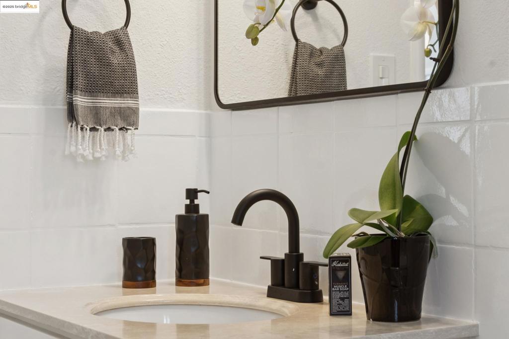 EL CERRITO - Residential