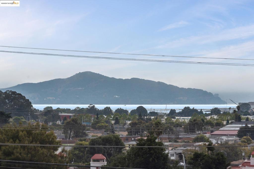 EL CERRITO - Residential