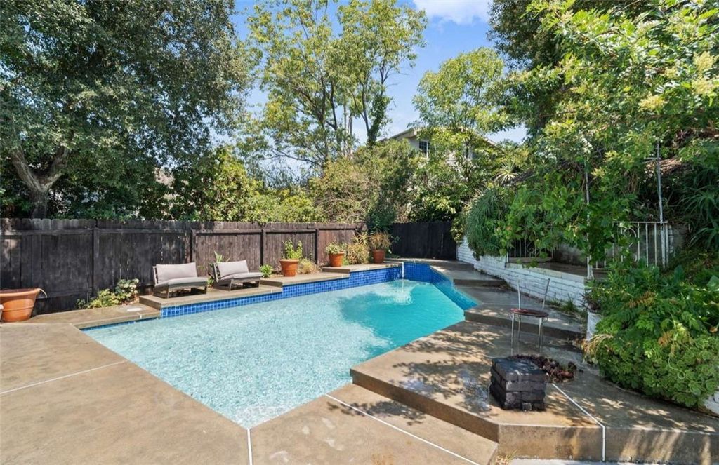 Photo of 3448 Ardsley Place, Encino, CA 91436 (MLS # FR26017245)