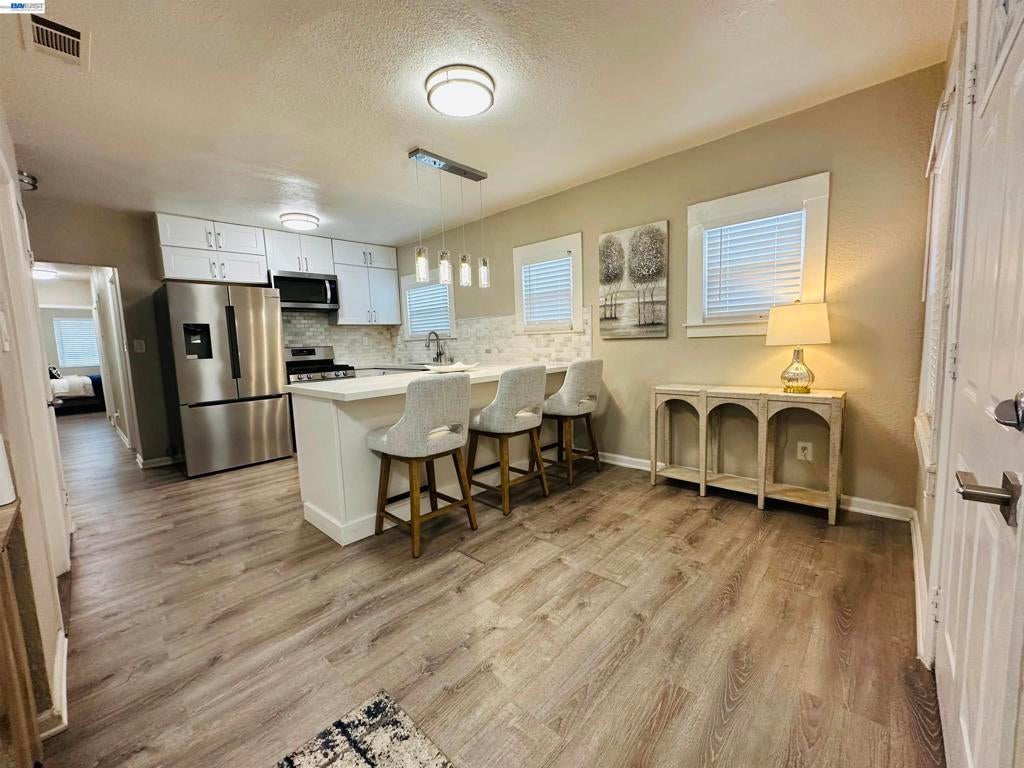 1249 88th Avenue AVE, Oakland CA 94621