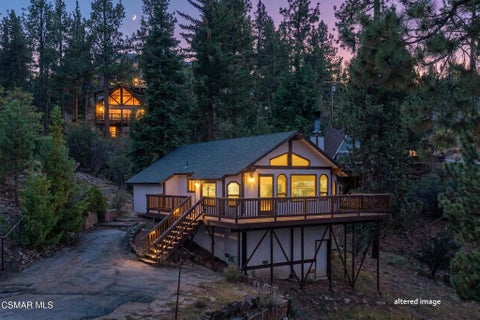 Photo of 819 Cameron Drive, Big Bear, CA 92315 (MLS # 226004526)