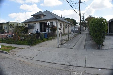 Photo of 422 N Townsend Ave, Los Angeles, CA 90063 (MLS # DW26014648)