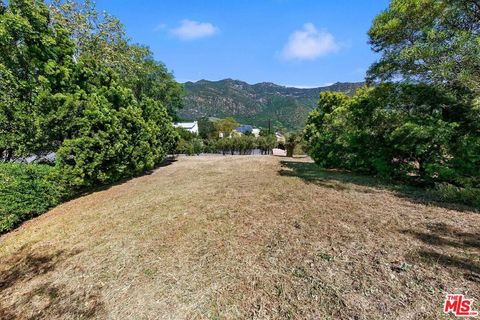 Photo of 26316 Fairside Rd, Malibu, CA 90265 (MLS # 26697019)
