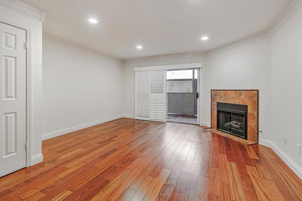 1087 Summerain Court