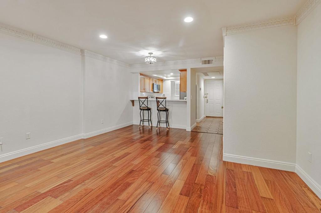 1087 Summerain Court