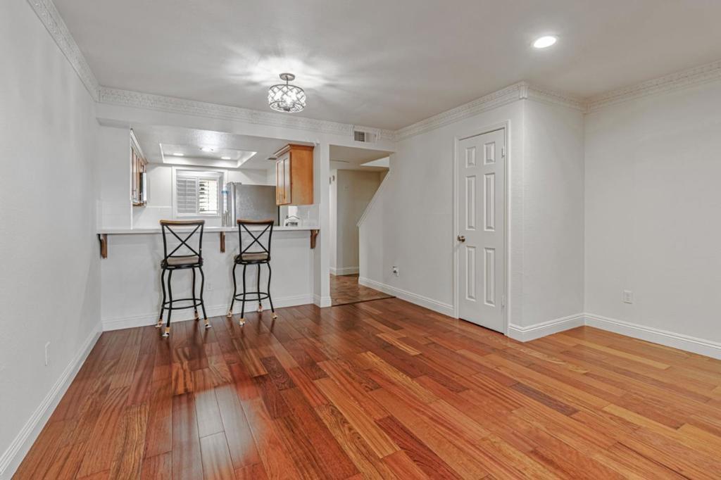 1087 Summerain Court