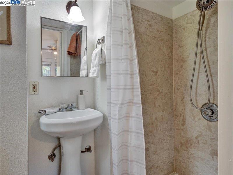 CASTRO VALLEY - Residential