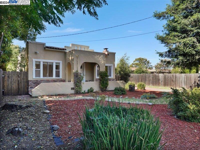 CASTRO VALLEY - Residential