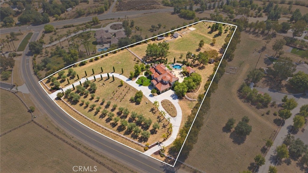 20855 Avenida Castilla
