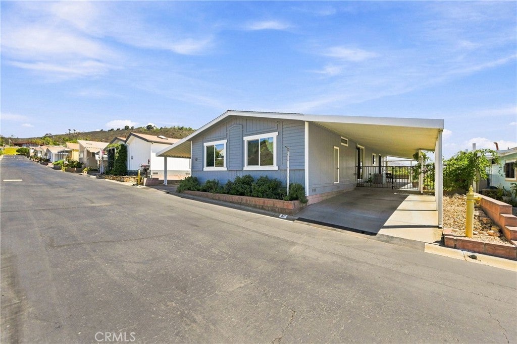 909 Richland Road 57