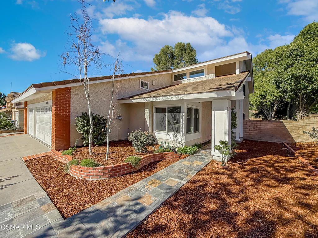 Photo of 705 Rushing Creek Place, Thousand Oaks, CA 91360 (MLS # 226000273)