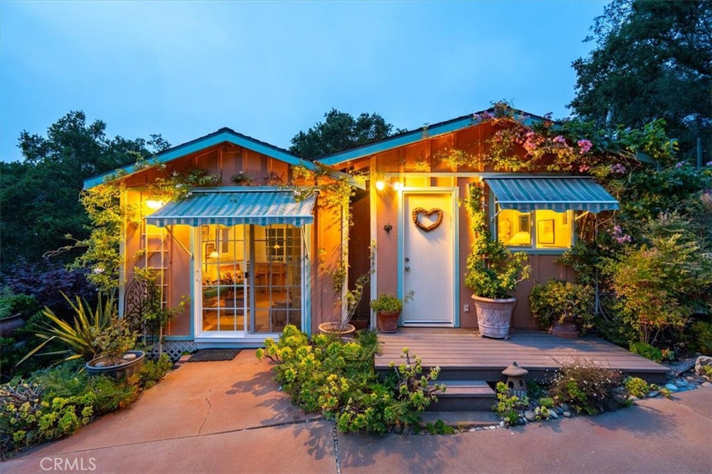 East of 101(500) - Residential