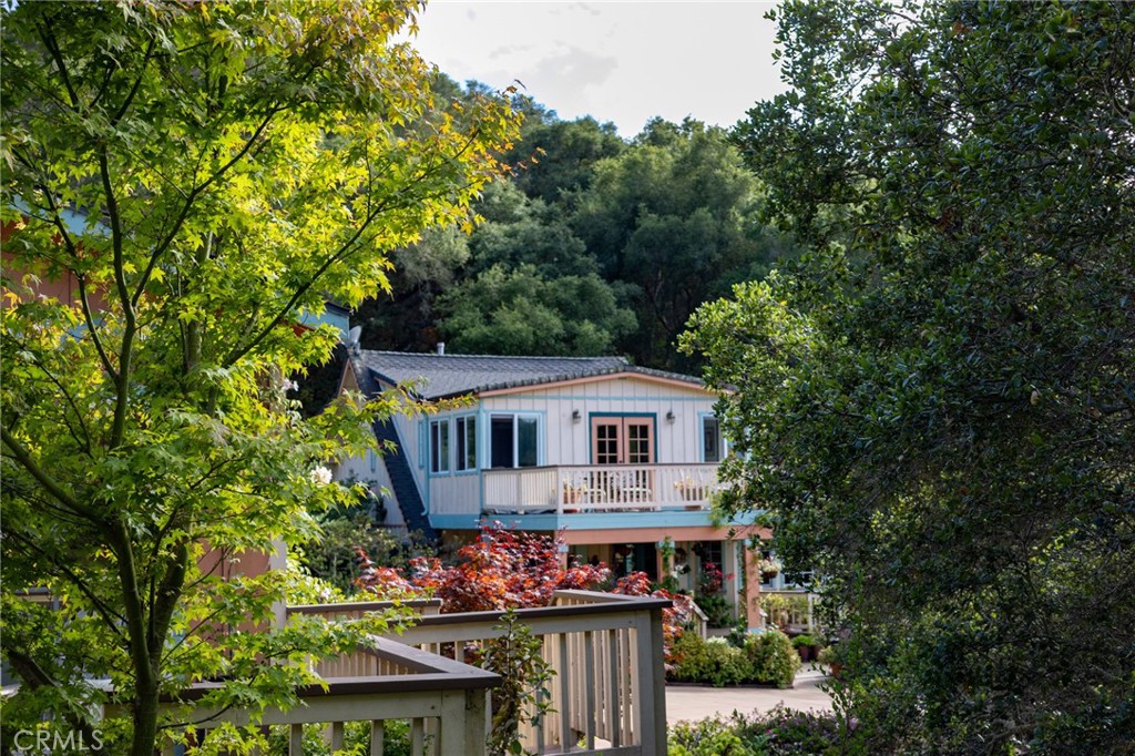 East of 101(500) - Residential