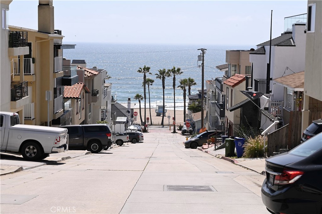 Come and discover this inviting 1 bedroom, 1 bath apartment located on the second floor in the highly desirable neighborhood of Manhattan Beach. This cozy unit features a gas stove, refrigerator, granite countertops, laminate flooring, and tile throughout. A private one-car garage is included, offering both convenience and added security.
Ideally situated near the beach, this apartment allows you to enjoy the ocean breeze and coastal lifestyle with ease, whether you prefer a leisurely stroll or a quick drive.
With a blend of comfort and practicality, this apartment offers a fantastic opportunity to enjoy coastal living at its best. Don’t miss out and contact us today to schedule a tour and make this apartment your new home!