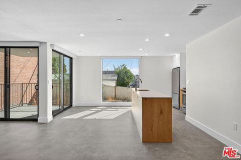 Photo of 2412 Eads Street #7, Los Angeles, CA 90031 (MLS # 25626605)