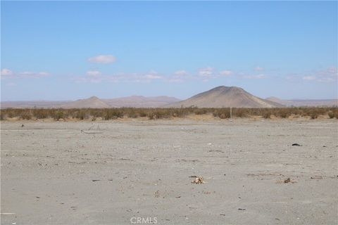 Photo of 0 Oasis, Phelan, CA 92371 (MLS # HD25234083)