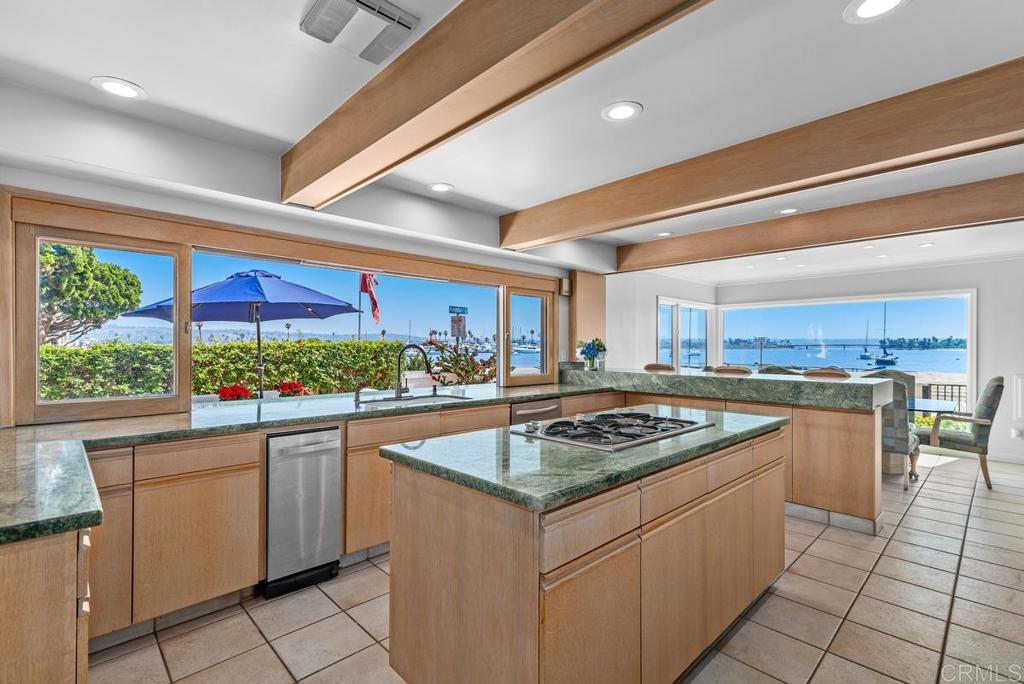 3366 Bayside Walk