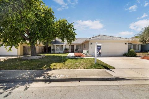 Photo of 46090 Pine Meadow Drive, King City, CA 93930 (MLS # ML82044628)