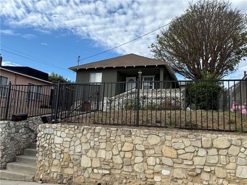 Photo of 584 W 3rd St, San Pedro, CA 90731 (MLS # PW25238993)