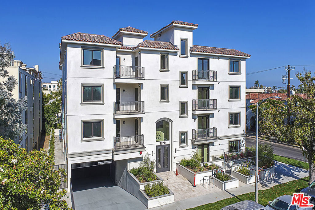 1070 S Bedford Street