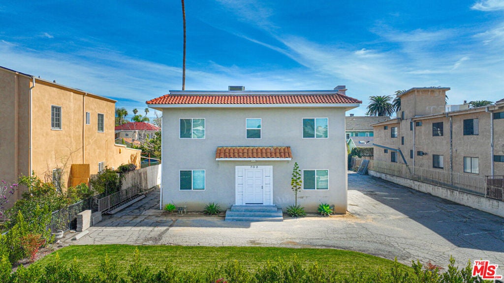 702 Crenshaw Boulevard