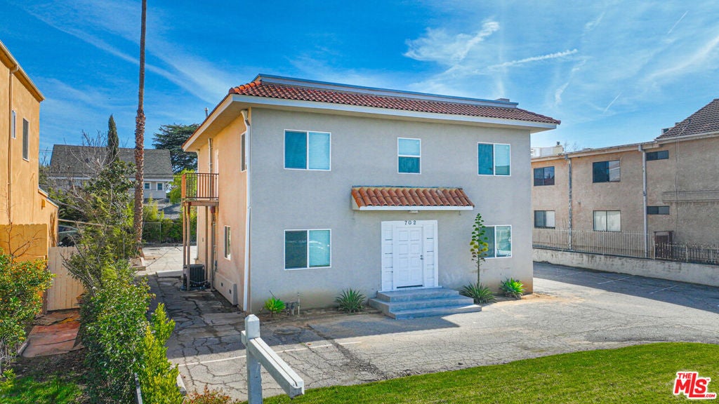 702 Crenshaw Boulevard
