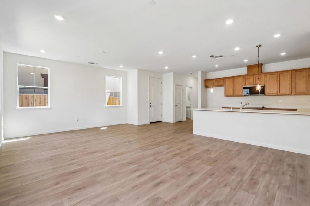 2221 Daisy Drive