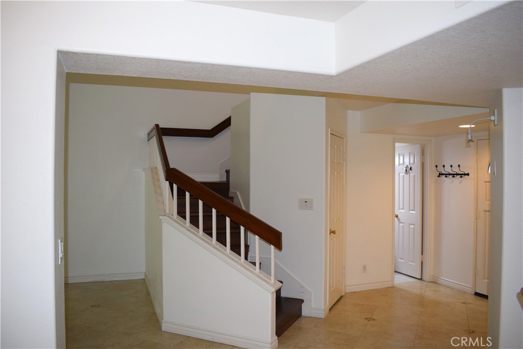717 S.Glenhurst Drive