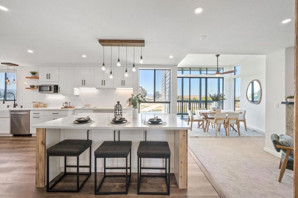 Photo of 425 Anchor Road #317, San Mateo, CA 94404 (MLS # ML82032020)