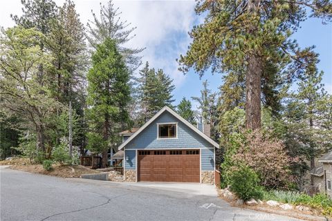 Photo of 27364 Pinewood Dr, Lake Arrowhead, CA 92352 (MLS # IG26077927)