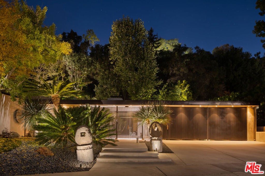 1087 Moraga Drive, Los Angeles CA 90049