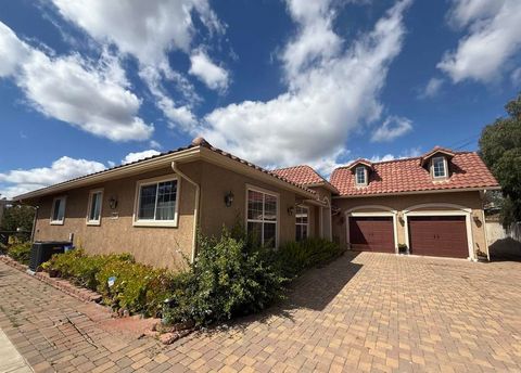 2845 47 E Vista Way Vista CA 92084