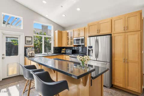 Tiny photo for 795 Livingston Avenue, Ventura, CA 93003 (MLS # V1-37331)