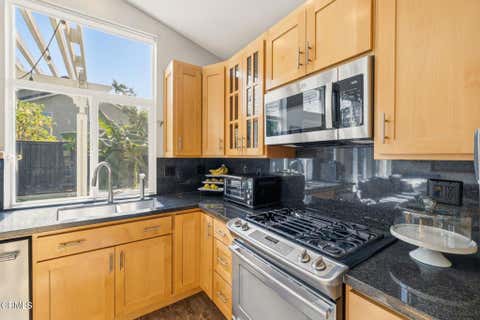 Tiny photo for 795 Livingston Avenue, Ventura, CA 93003 (MLS # V1-37331)