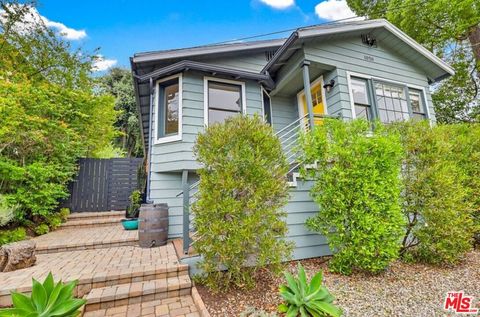 Photo of 1020 N Avenue 51 Ave, Los Angeles, CA 90042 (MLS # 26833703)