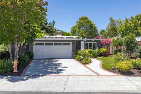 Photo of 601 Bryson Avenue, Palo Alto, CA 94306 (MLS # ML82052760)