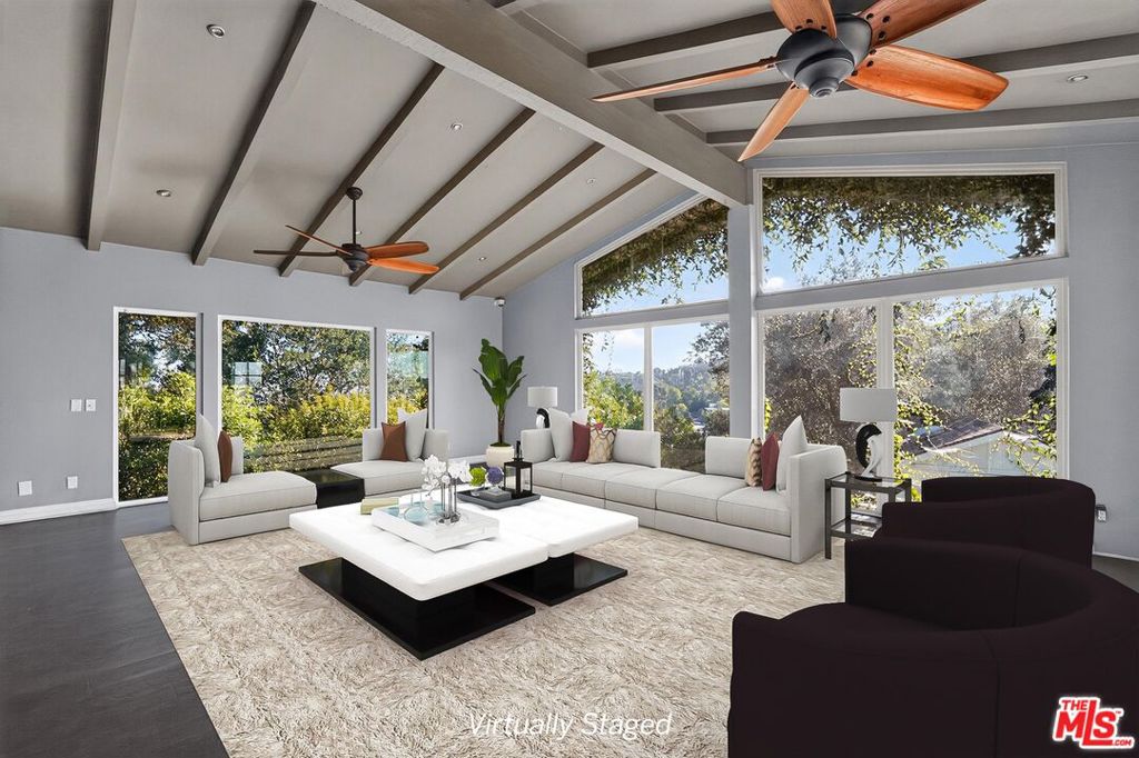 8207 Mulholland Drive