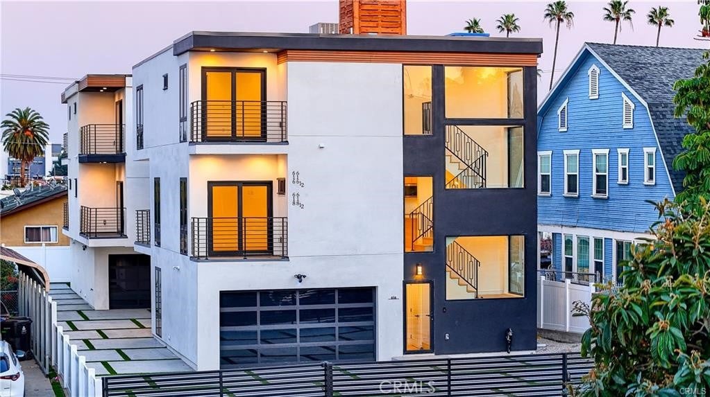616 N Mariposa Ave Avenue