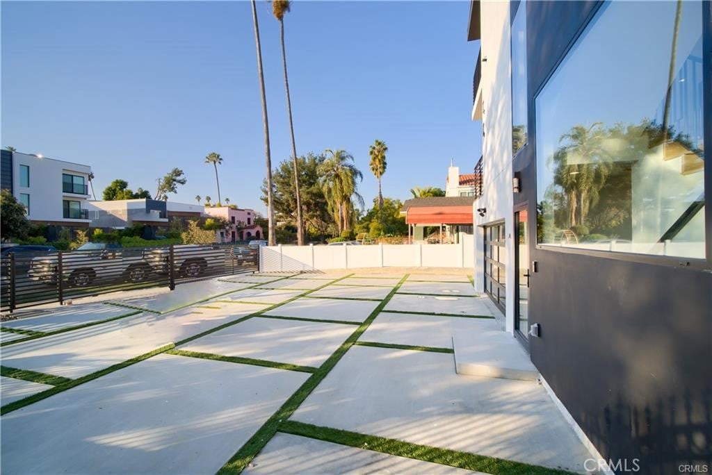 616 N Mariposa Ave Avenue
