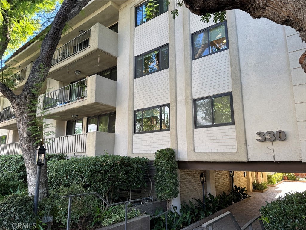330 W California Boulevard