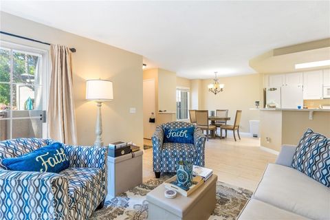 24352 Berrendo 4 Laguna Hills CA 92656