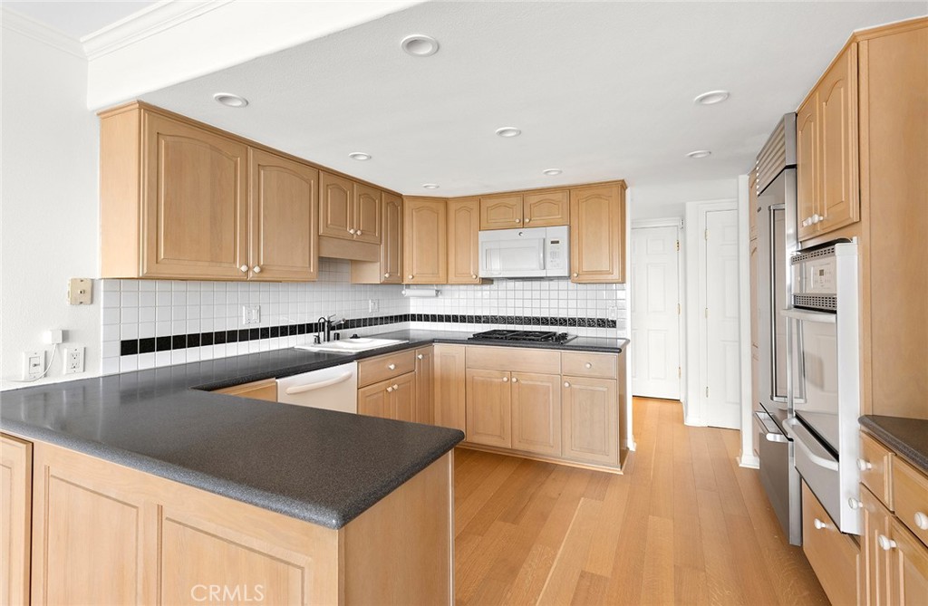 Townhomes-Seaterrace (N.S.) (NST) - Residential Lease