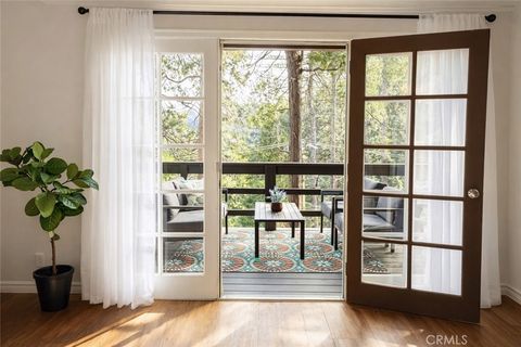 Photo of 23717 Scenic Dr, Crestline, CA 92325 (MLS # CV26022159)