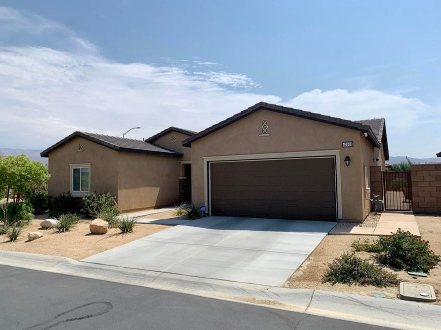 Located near shopping, restaurants and easy access to freeway. Property includes 4 bedrooms, 3 bathrooms plus a den. Open floorpan with a huge kitchen island. Enjoy the low maintenance back yard with artificial turf. Front & backyard some plants have been removed and do not match pictures. Master bed tile has been added.