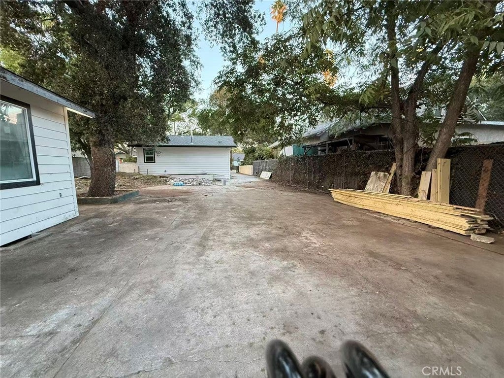 170 E Tremont