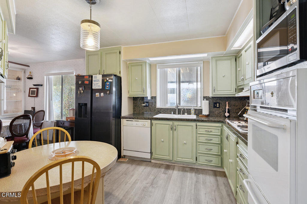 Simi Country Estates.-243 - Manufactured In Park