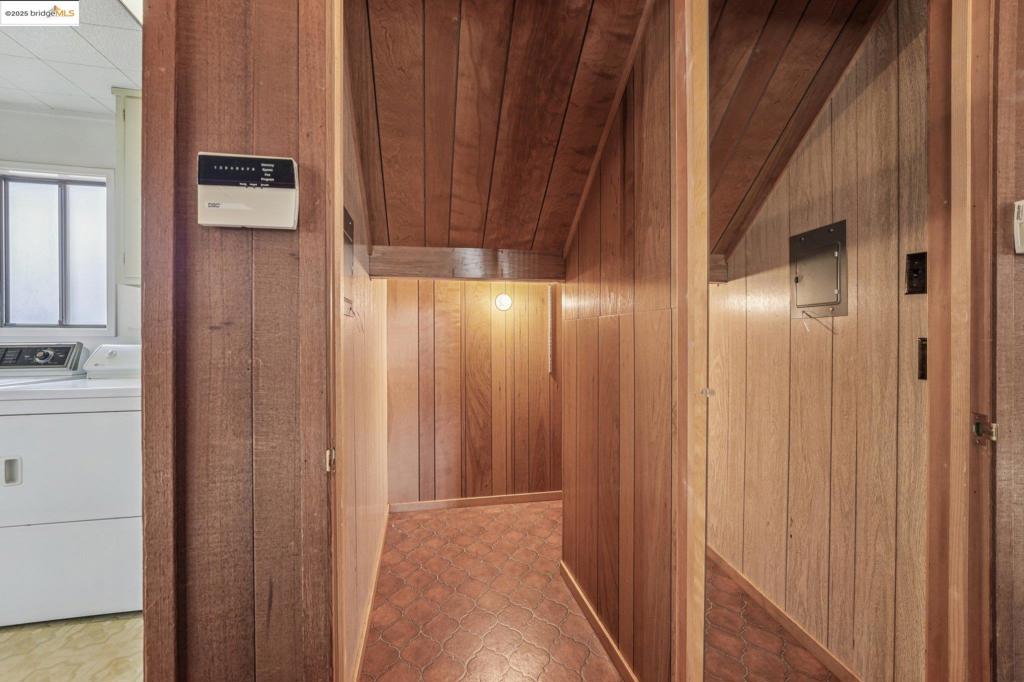 FAT APPLES - Residential