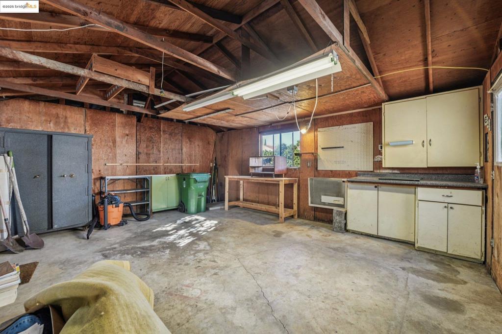 FAT APPLES - Residential