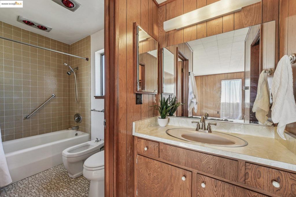 FAT APPLES - Residential