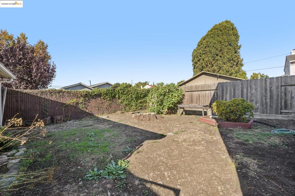 FAT APPLES - Residential